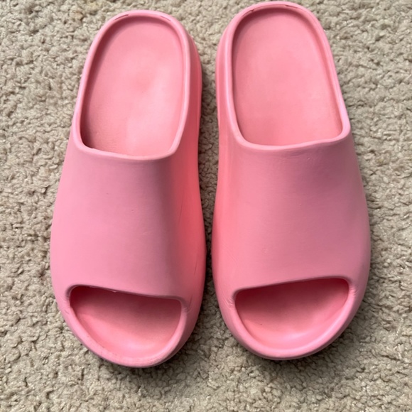 Slides sandals - Picture 2 of 3